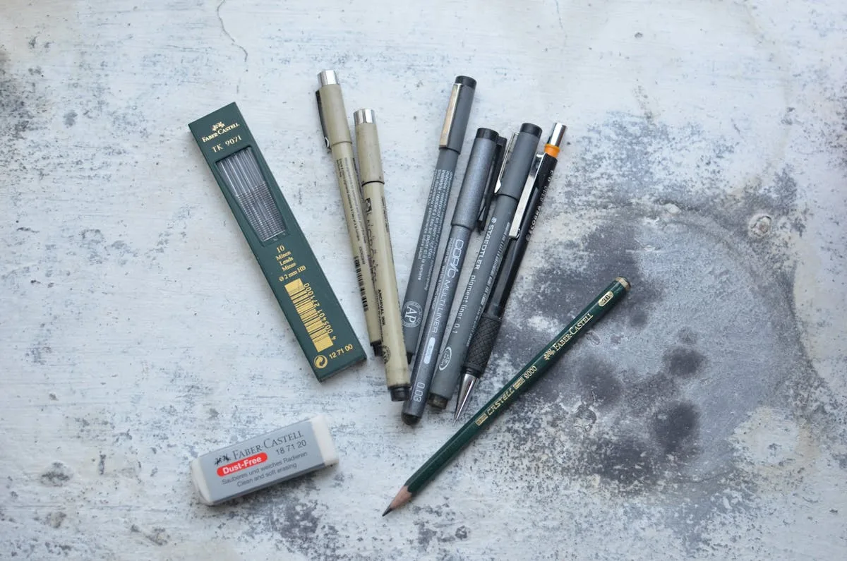 Fineliner pens for drawing bullet journal doodles